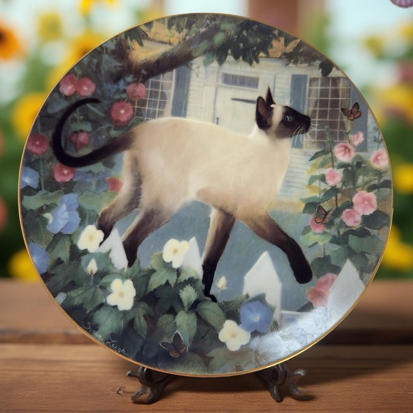 American Artists Colorful Floral Siamese Cat Butterfly Collector Ceramic Plate - Picture 1 of 4